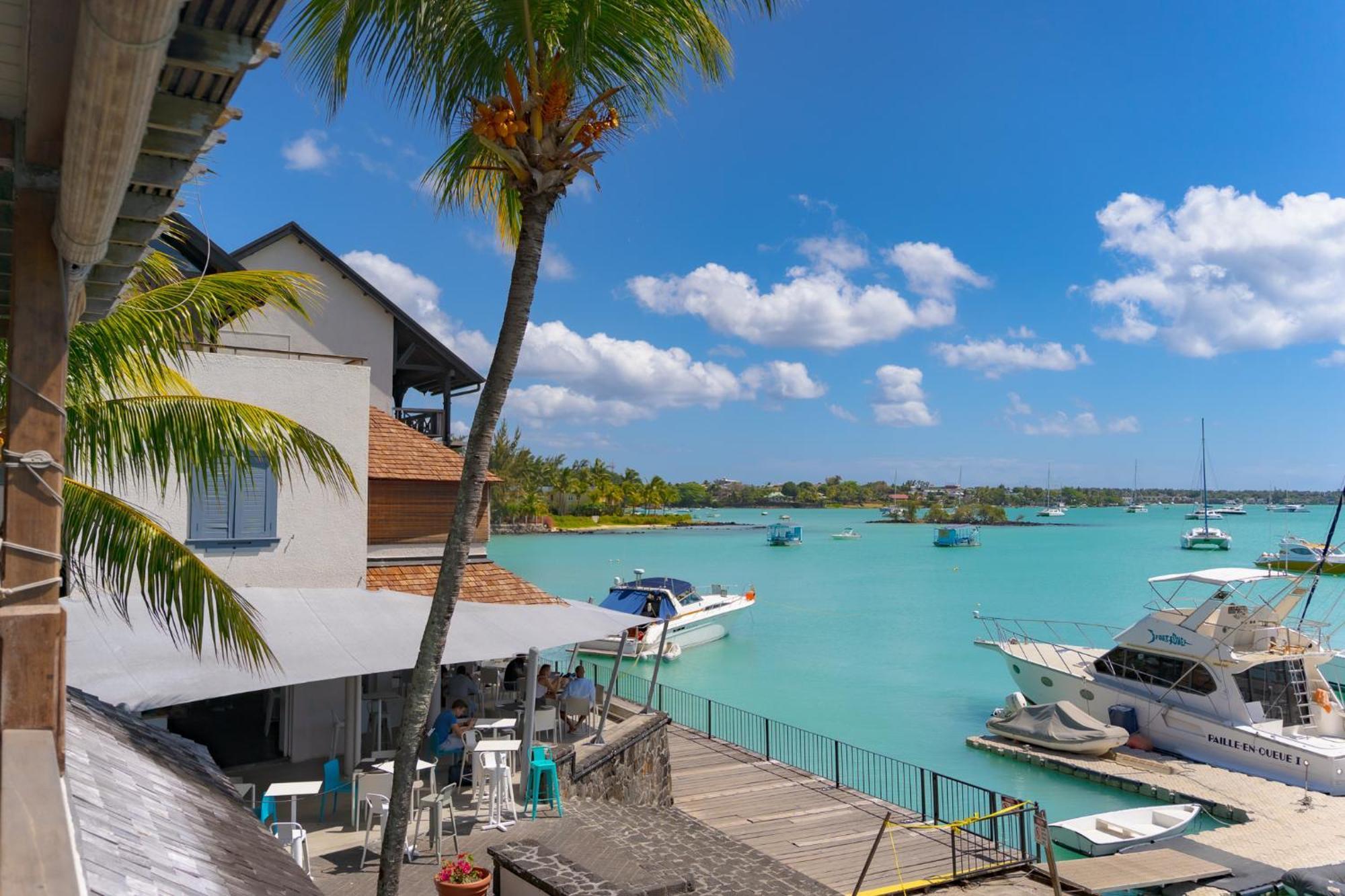 Beachfront Luxurious Stunning Sunset Boulevard Apartment, Grand Baie Exterior foto